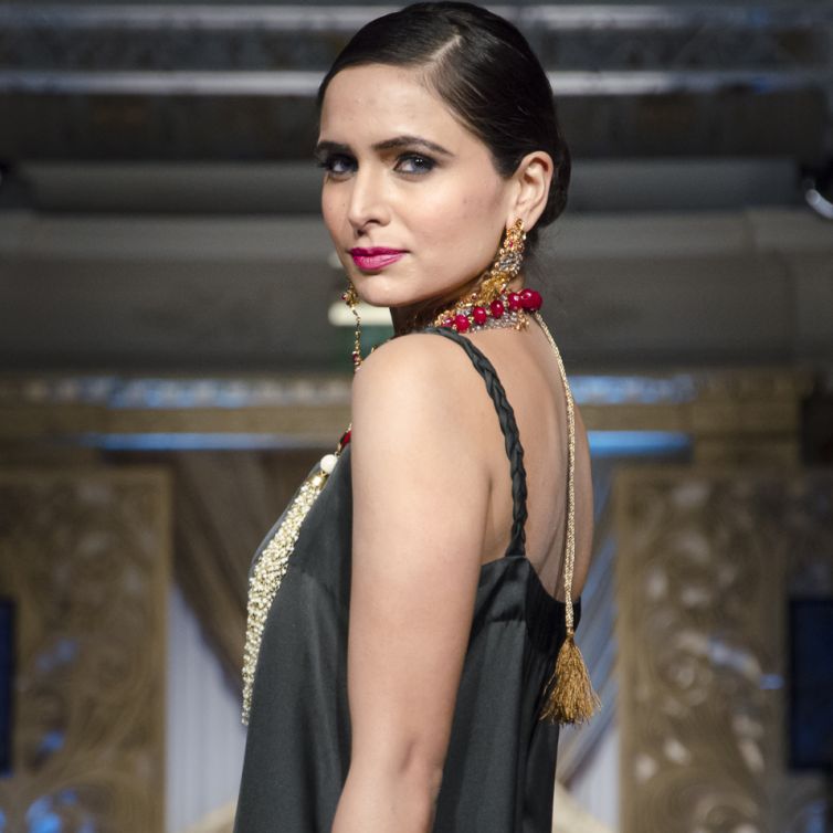 Hamna Amir Riwayat PFW